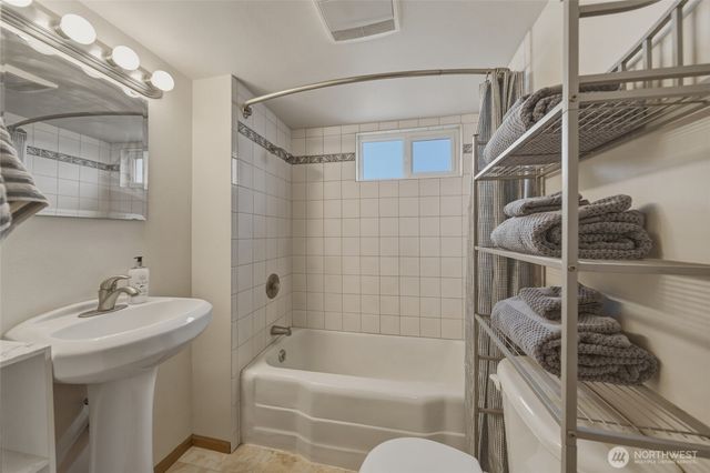 15 SW 13th Street, College Place, WA 99324