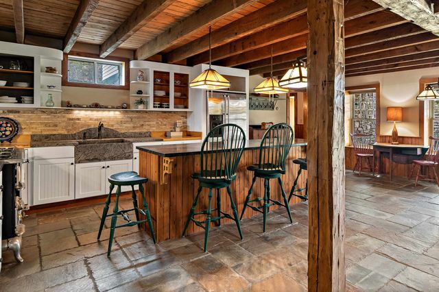 1576 Ferry Road, Charlotte, VT 05445