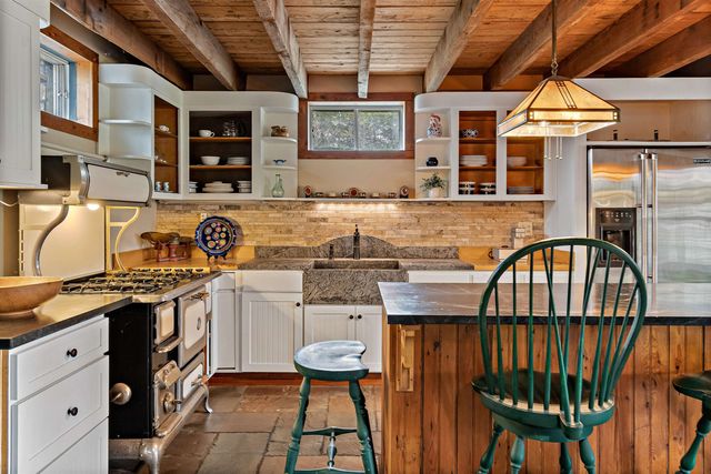 1576 Ferry Road, Charlotte, VT 05445