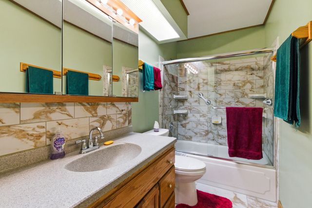 1688 President Street, Glendale Heights, IL 60139