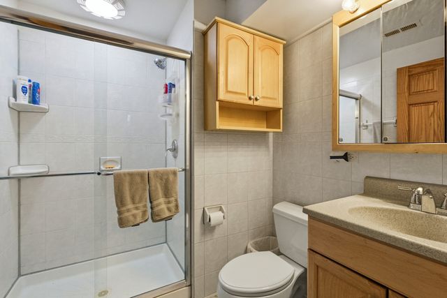 1688 President Street, Glendale Heights, IL 60139