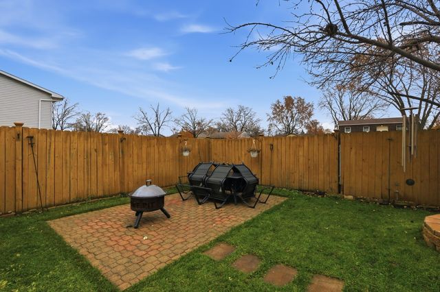 1688 President Street, Glendale Heights, IL 60139