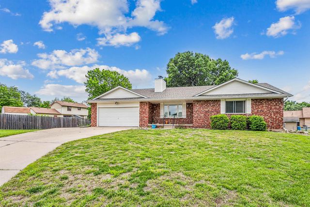 3304 Colonial Ct., Augusta, KS 67010