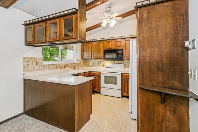 3304 Colonial Ct., Augusta, KS 67010