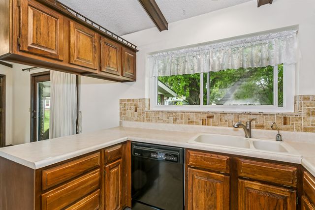3304 Colonial Ct., Augusta, KS 67010