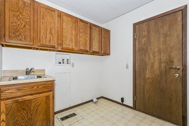 3304 Colonial Ct., Augusta, KS 67010