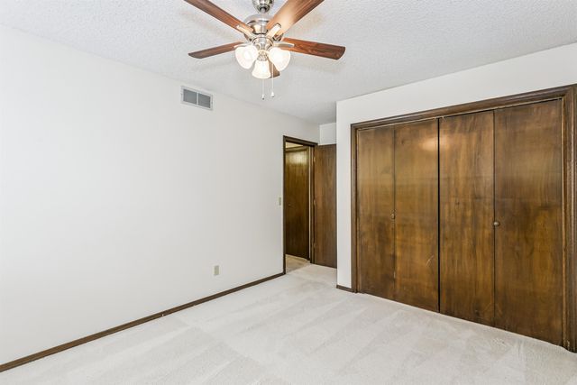 3304 Colonial Ct., Augusta, KS 67010