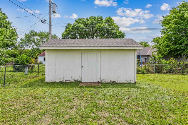 3304 Colonial Ct., Augusta, KS 67010