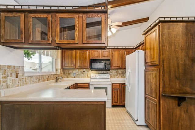 3304 Colonial Ct., Augusta, KS 67010
