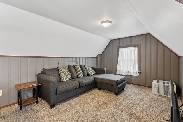 109 Elmwood Place, Crown Point, IN 46307