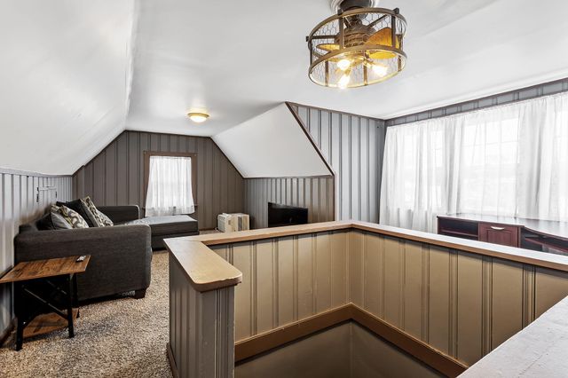 109 Elmwood Place, Crown Point, IN 46307