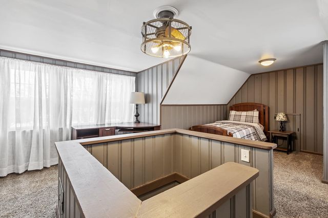 109 Elmwood Place, Crown Point, IN 46307