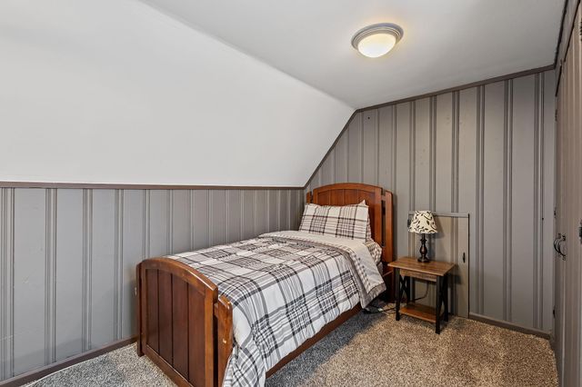 109 Elmwood Place, Crown Point, IN 46307