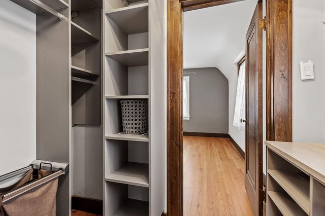 109 Elmwood Place, Crown Point, IN 46307