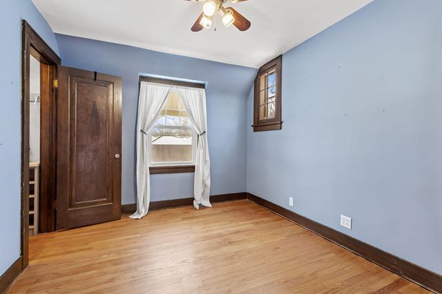 109 Elmwood Place, Crown Point, IN 46307