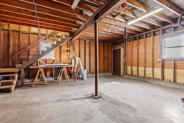 109 Elmwood Place, Crown Point, IN 46307