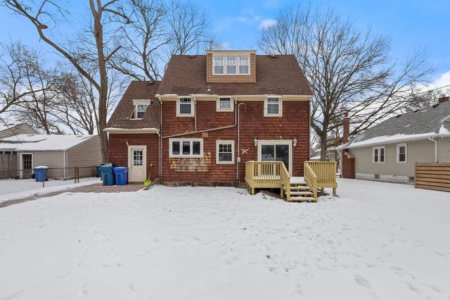 109 Elmwood Place, Crown Point, IN 46307