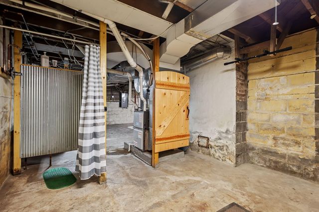 109 Elmwood Place, Crown Point, IN 46307