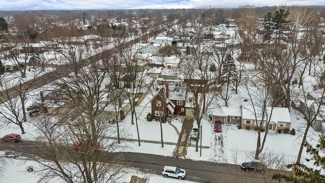 109 Elmwood Place, Crown Point, IN 46307