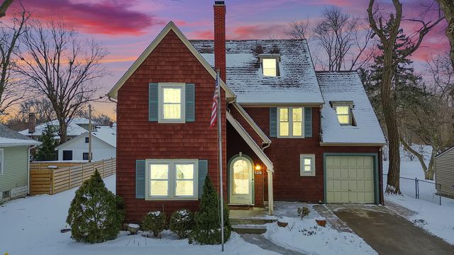 109 Elmwood Place, Crown Point, IN 46307