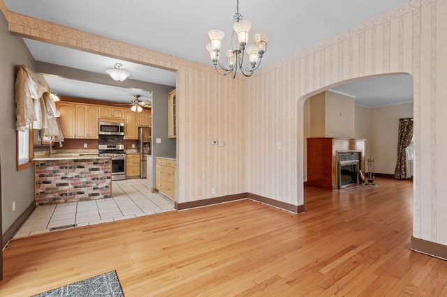 109 Elmwood Place, Crown Point, IN 46307