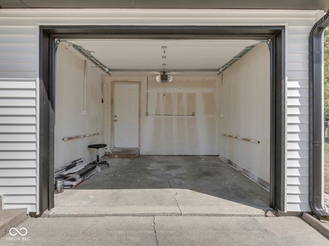 57 Oakden Court, Whiteland, IN 46184