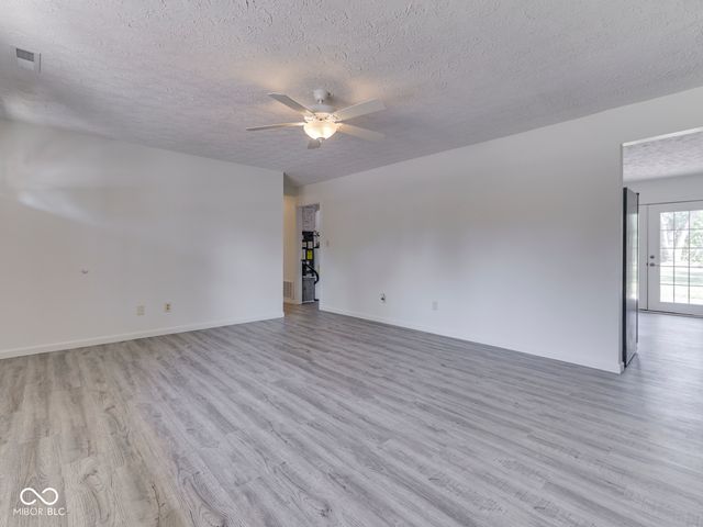 57 Oakden Court, Whiteland, IN 46184