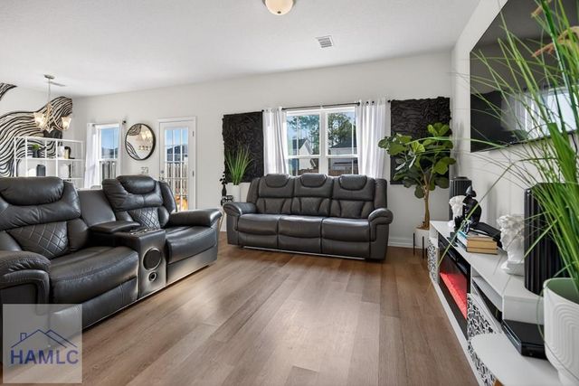 1282 Grayson Avenue, Hinesville, GA 31313