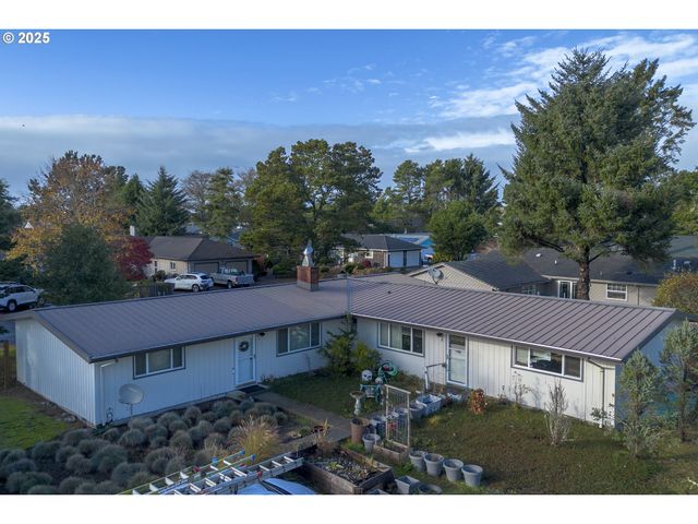 1715 S FRANKLIN St, Seaside, OR 97138