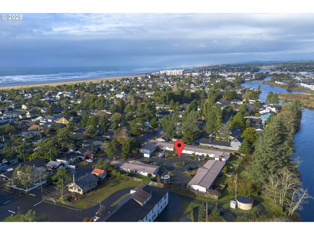 1715 S FRANKLIN St, Seaside, OR 97138