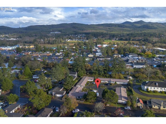 1715 S FRANKLIN St, Seaside, OR 97138