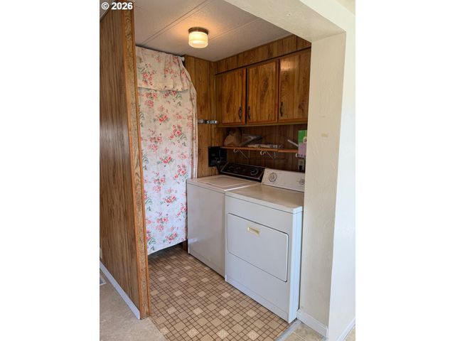 400 N MILL St 48, Creswell, OR 97426