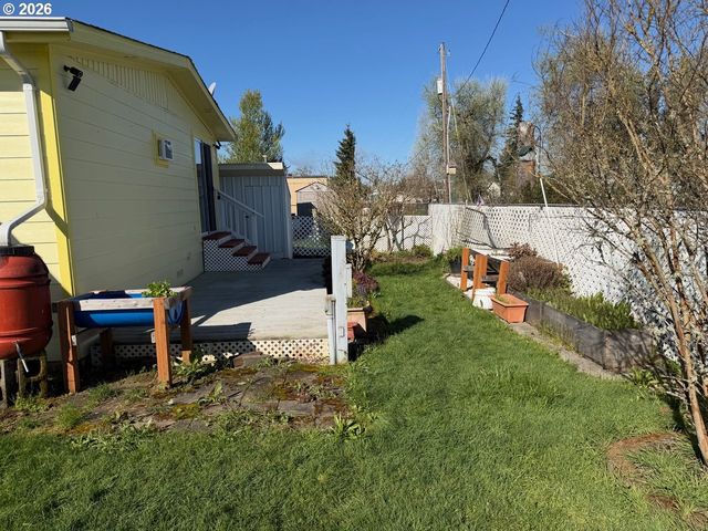 400 N MILL St 48, Creswell, OR 97426