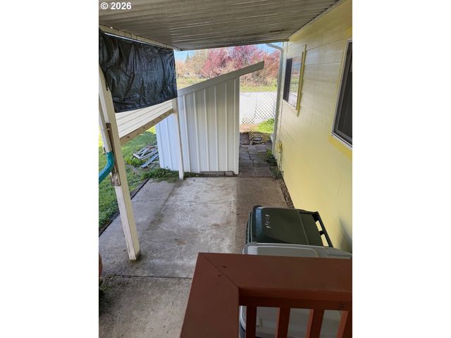 400 N MILL St 48, Creswell, OR 97426