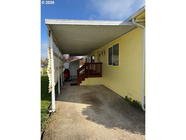 400 N MILL St 48, Creswell, OR 97426