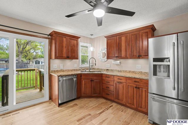 1821 Sherwood Cove, Fremont, NE 68025