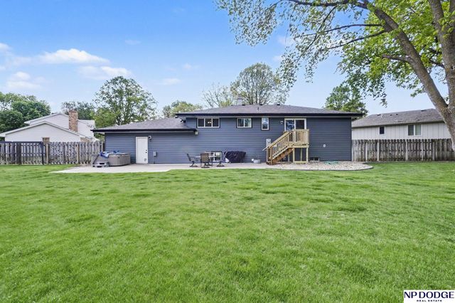 1821 Sherwood Cove, Fremont, NE 68025