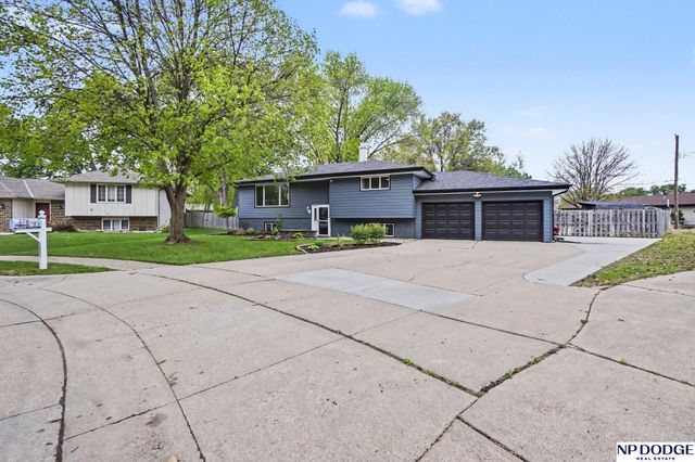 1821 Sherwood Cove, Fremont, NE 68025