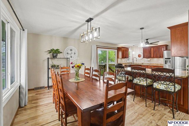 1821 Sherwood Cove, Fremont, NE 68025