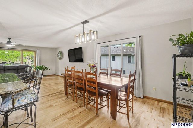 1821 Sherwood Cove, Fremont, NE 68025