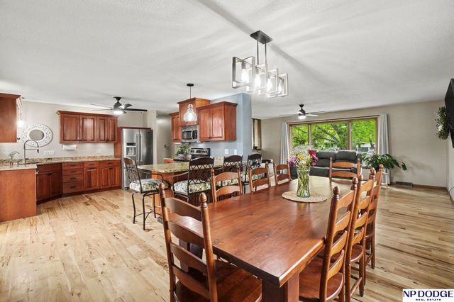 1821 Sherwood Cove, Fremont, NE 68025