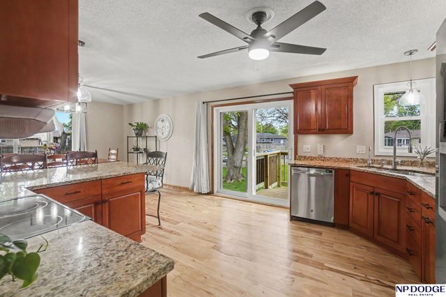 1821 Sherwood Cove, Fremont, NE 68025