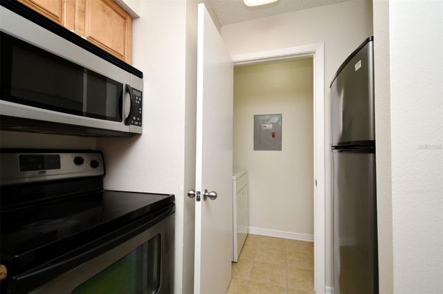 216 AFTON SQUARE 206, Altamonte Springs, FL 32714