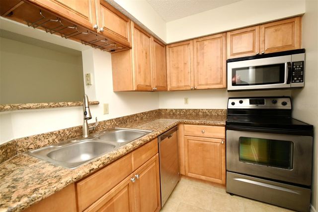 216 AFTON SQUARE 206, Altamonte Springs, FL 32714