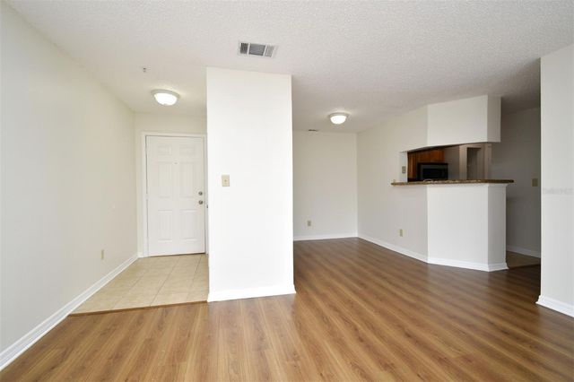 216 AFTON SQUARE 206, Altamonte Springs, FL 32714