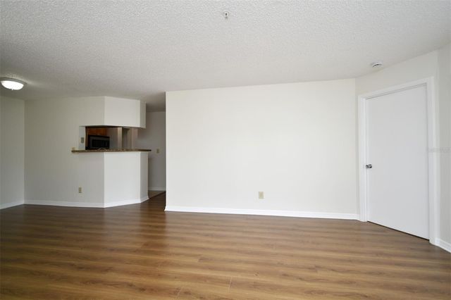 216 AFTON SQUARE 206, Altamonte Springs, FL 32714