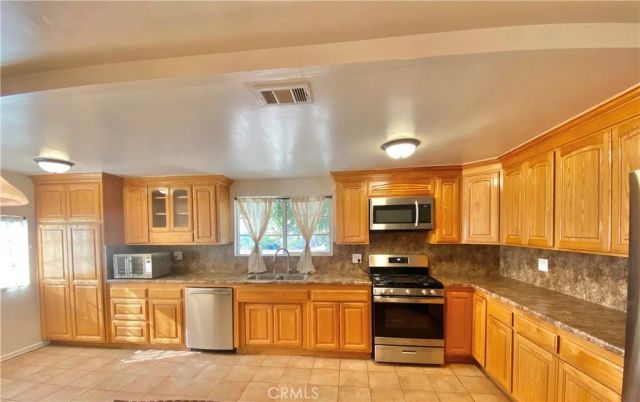 13198 Brand Boulevard, San Fernando, CA 91340
