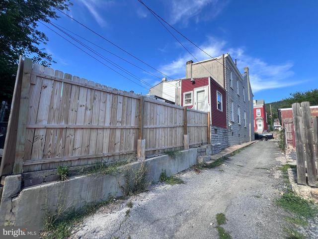 812 LOCUST ST, Reading, PA 19604