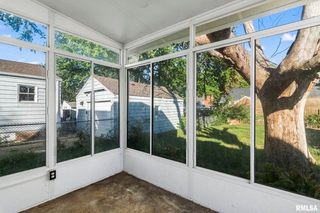2130 N 6TH Street, Springfield, IL 62702