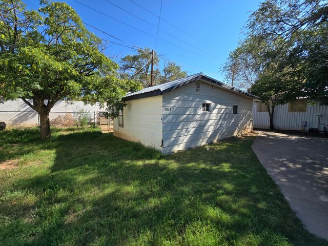 1006 Nassau, Plainview, TX 79072
